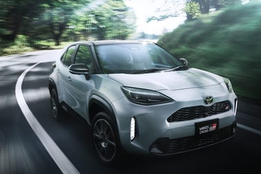 【モデル入り素材】GR SPORT（ハイブリッド・2WD）
