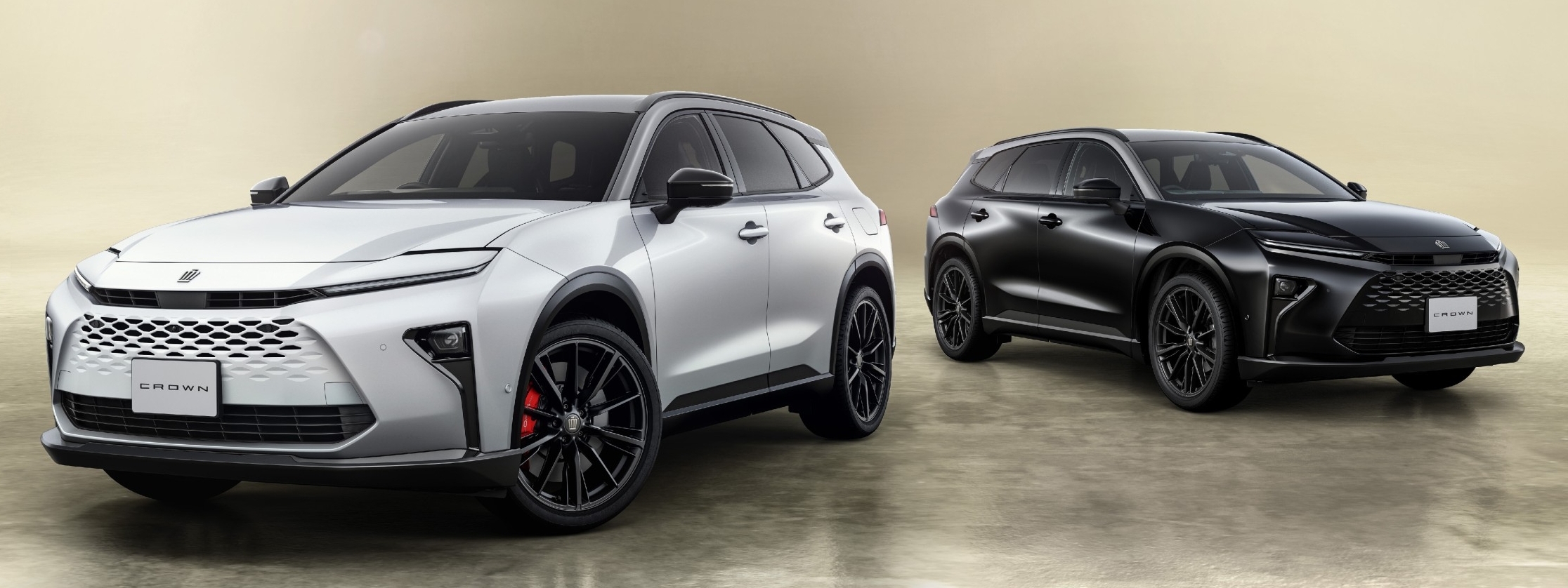 （左）：特別仕様車 ESTATE RS “THE 70th” （ベース車両はESTATE RS）