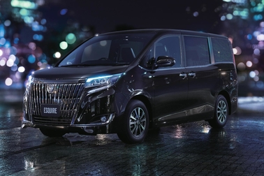 特別仕様車Gi“Premium Package・Black-Tailored”(2WD)